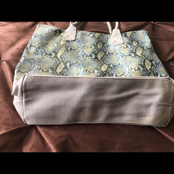 Tote - Picture 2 of 4